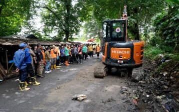Sekda Pimpin Gotong Royong Pembersihan dan Penertiban Pasar Saka Selabung