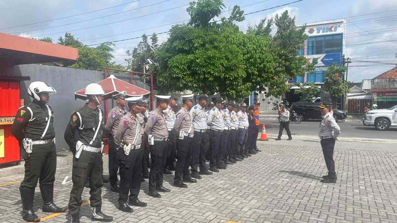 Satuan Lalu Lintas Polresta Yogyakarta, yang dipimpin oleh AKP Wireno Atmojo, menggelar razia kendaraan gabungan bersama Dinas Perhubungan (Dishub), Polisi Militer, dan Satlantas Polresta Yogyakarta. (Foto : Satlantas Polresta Yogya)