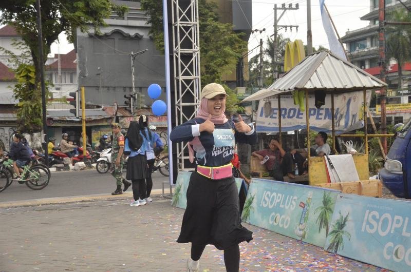 Salah satu peserta mencapai garis finish. (Foto : Dinas Pariwisata Yogyakarta)