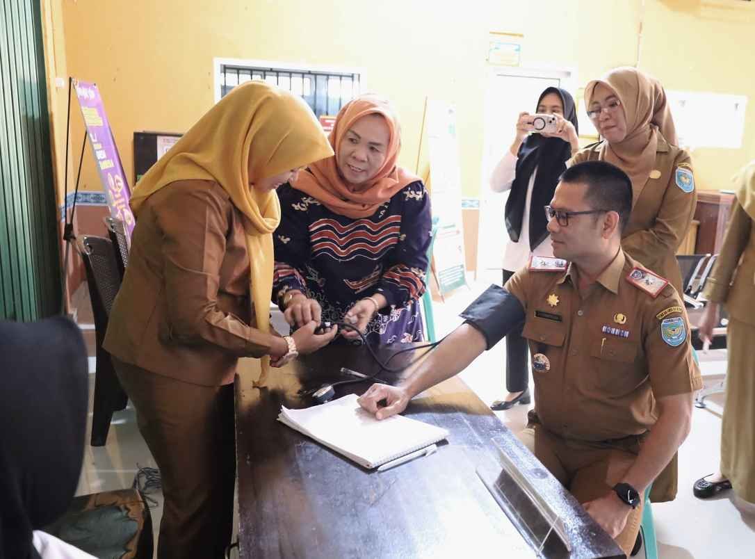 Pemeriksaan Kesehatan Gratis di Puskesmas Dimulai. (Foto: Kominfo OKUS)