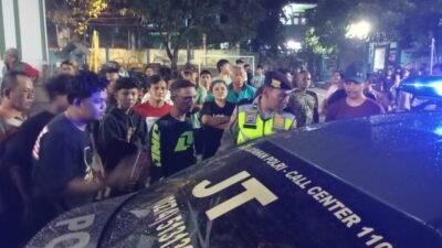 Terduga pelaku saat diamankan masyarakat setempat dan menyerahkan ke Polsek Jetis. (Foto : Polresta Yogyakarta)