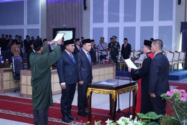Pengucapan Sumpah/Janji Pimpinan (Ketua) DPRD dan Pengucapan Sumpah/Janji Pengganti Antar Waktu (PAW) Anggota DPRD Kabupaten Ogan Komering Ulu Selatan