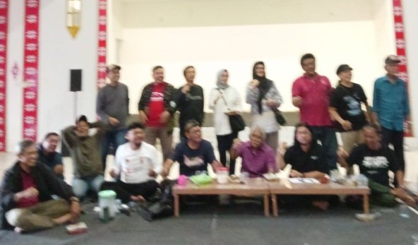 Diskusi mengenai pengrusakan kompleks pemakaman Pangeran Kramojayo