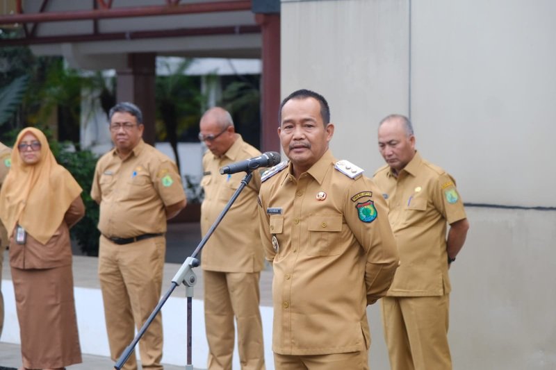 Wakil Bupati Muba Rohman saat memimpin apel pagi. (Dok. Kominfo Muba)