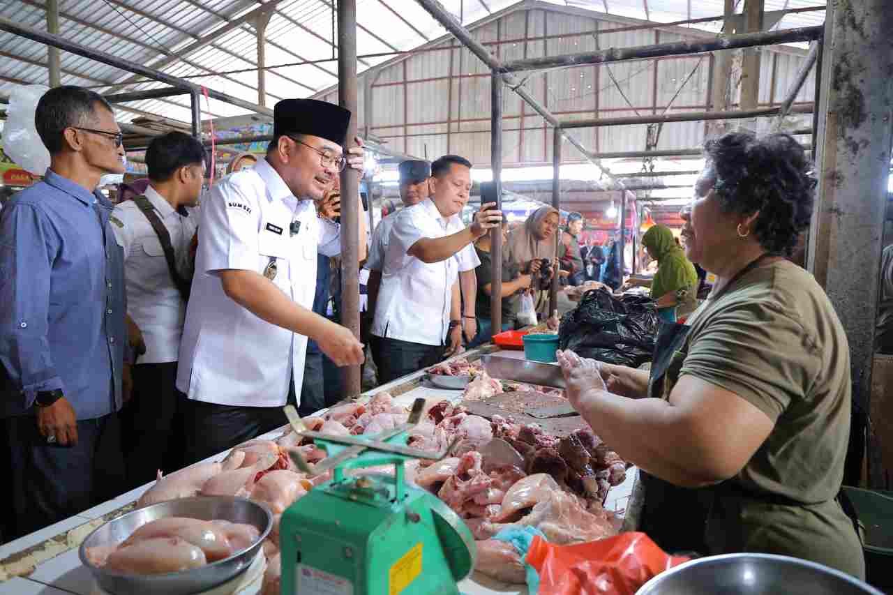 Wakil Wali Kota Palembang Prima Salam mengunjungi Pasar Sekip Ujung