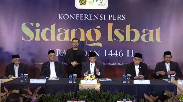 Menag Nasaruddin dalam konferensi pers penetapan 1 Ramadan 1446 H/2025 M (Foto: YouTube Kemenag RI)