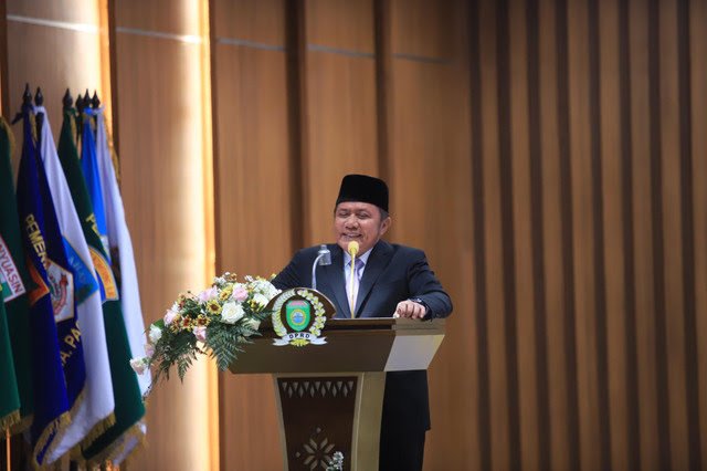 Gubernur Sumsel Herman Deru saat menyampaikan pidato perdana masa jabatan 2025-2030 dalam Rapat Paripurna IX DPRD Sumsel, Senin 3 Maret 2025. Foto : Humas Pemprov Sumsel