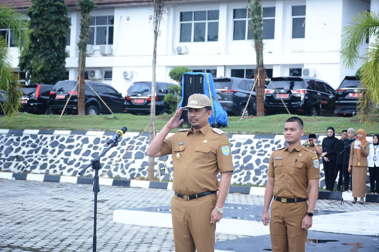 Perdanan ..! Bupati OKU Selatan Meminpin Langsung Apel Pagi