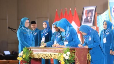 Feby Deru Lantik 16 Ketua TP PKK, Posyandu, dan Ketua Dekranasda Kabupaten/Kota se-Sumsel Periode 2025-2030 Secara Serentak