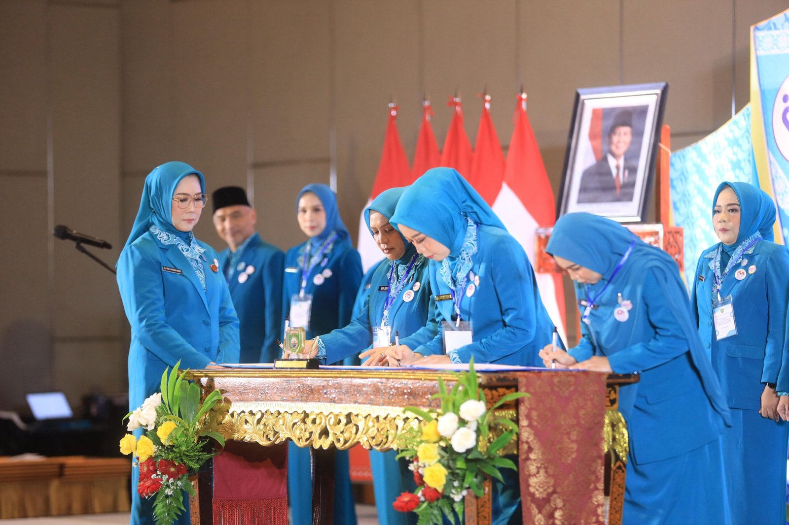 Feby Deru Lantik 16 Ketua TP PKK, Posyandu, dan Ketua Dekranasda Kabupaten/Kota se-Sumsel Periode 2025-2030 Secara Serentak