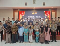 Kapolres Pagaralam Bagikan Bingkisan Kepada Anak Yatim