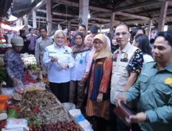 Pastikan Stok Aman, Wabup Netta Tinjau Pasar Sukamoro