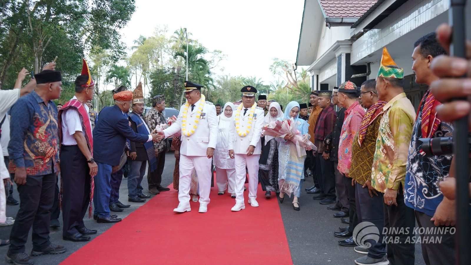 Iringan Marhaban Sambut Kedatangan Bupati dan Wakil Bupati Asahan