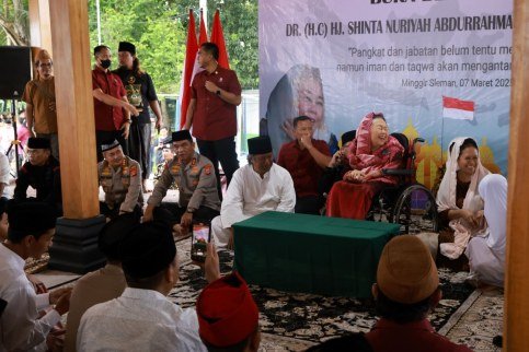 Kapolda DIY Hadiri Buka Puasa Bersama Dr. (H.C) Hj. Shinta Nuriyah Abdurrahman Wahid, M.Hum. (Foto : Polda DIY)