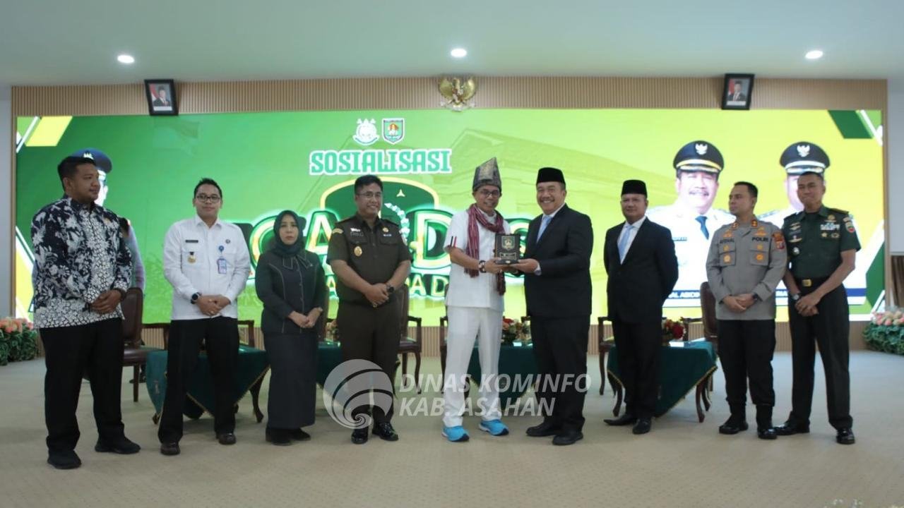 Bupati Asahan Taufik Zainal Abidin Siregar mengikuti sosilasasi Jaksa Garda (Jaga) Desa