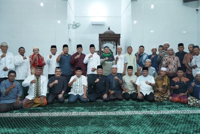 Bupati Asahan Kunjungi Masjid Baiturahman