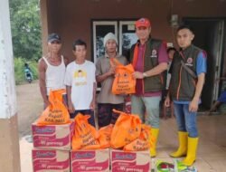 BPBD Salurkan Bantuan Kemanusiaan dari Bupati dan Wakil Bupati PALI untuk Warga Terdampak Longsor di Karta Dewa
