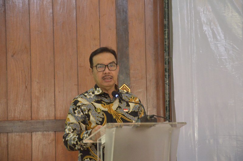 Wali Kota Yogyakarta,Hasto Wardoyo memberikan arahan pada acara RAT KPRI Wiwara Kota Yogya. (Foto : Kominfo Yogyakarta)