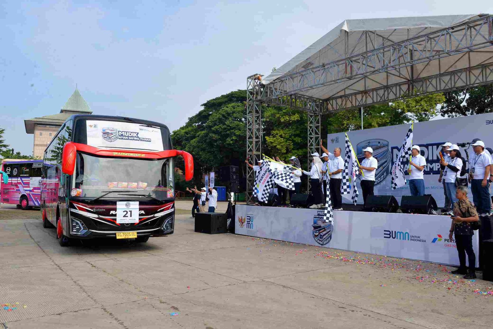 PGN Berangkatkan 1.267 Pemudik Menuju Lebaran Aman dan Nyaman