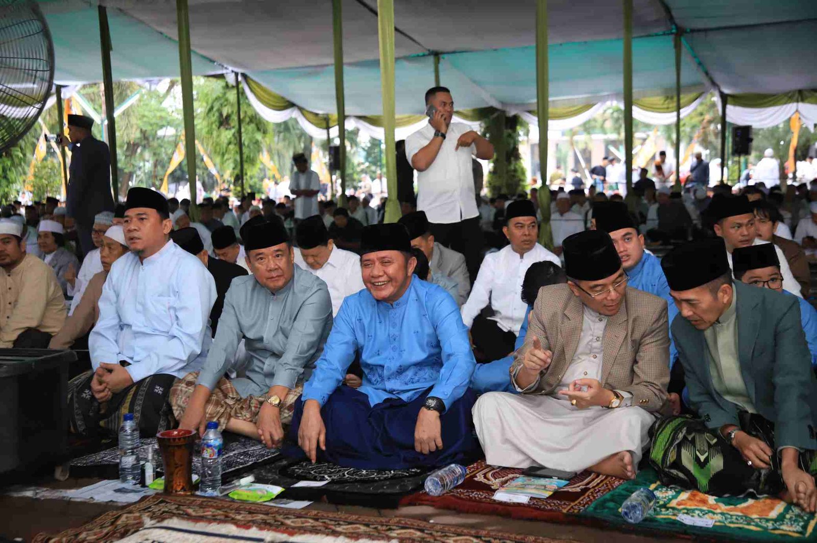 Gubernur Herman Deru Bersama Ribuan Jamaah se Kota Palembang Sholat Idul Fitri di Masjid Agung