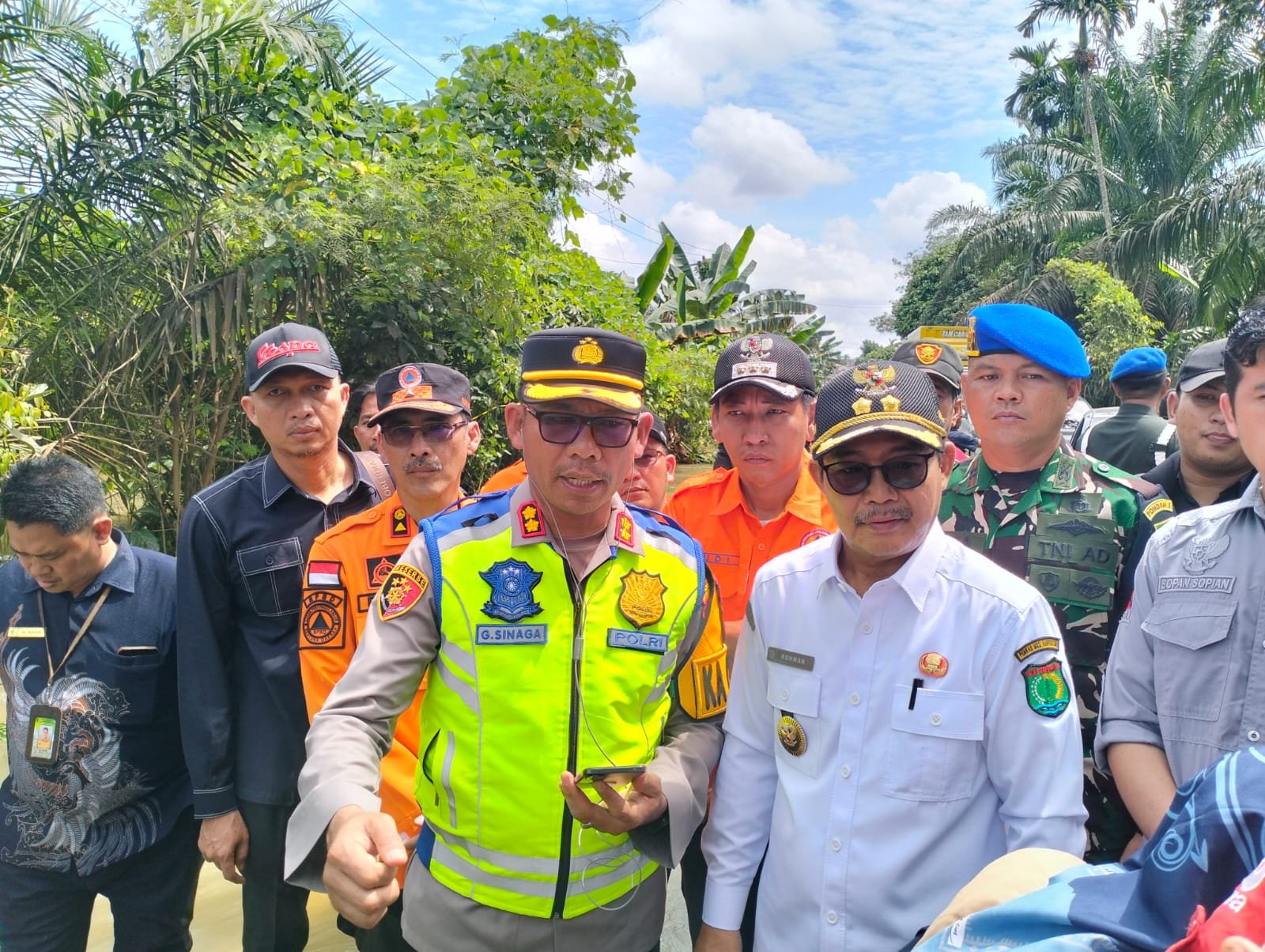 Wabup Muba Rohman Tinjau dan Temui Korban Banjir di Tungkal Jaya