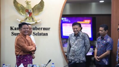 Gubernur Sumatera Selatan (Sumsel) H. Herman Deru didampingi Wakil Gubernur (Wagub) H. Cik Ujang menerima Bupati Ogan Komering Ulu Timur (OKUT) H. Lanosin