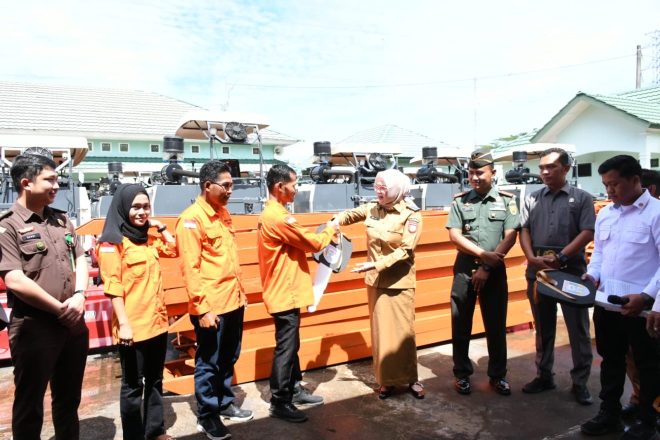 Wabup Banyuasin Serahkan Alsintan untuk Brigade Pangan