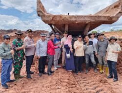 Gerak Cepat Askolani Tinjau Langsung Jebolnya Tanggul PT BCM
