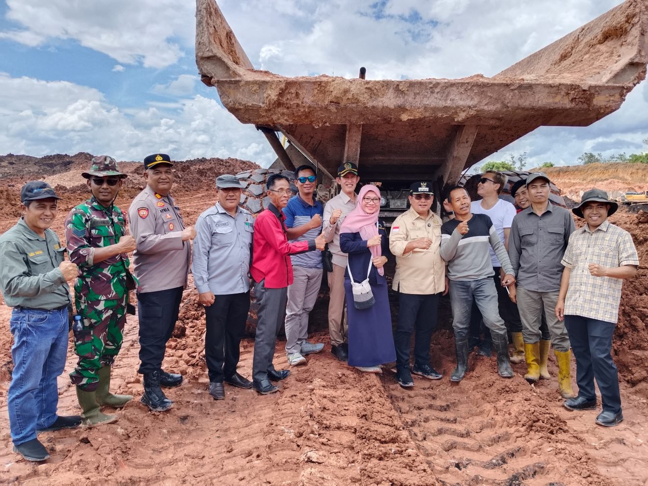 Askolani Tinjau Langsung Jebolnya Tanggul PT BCM