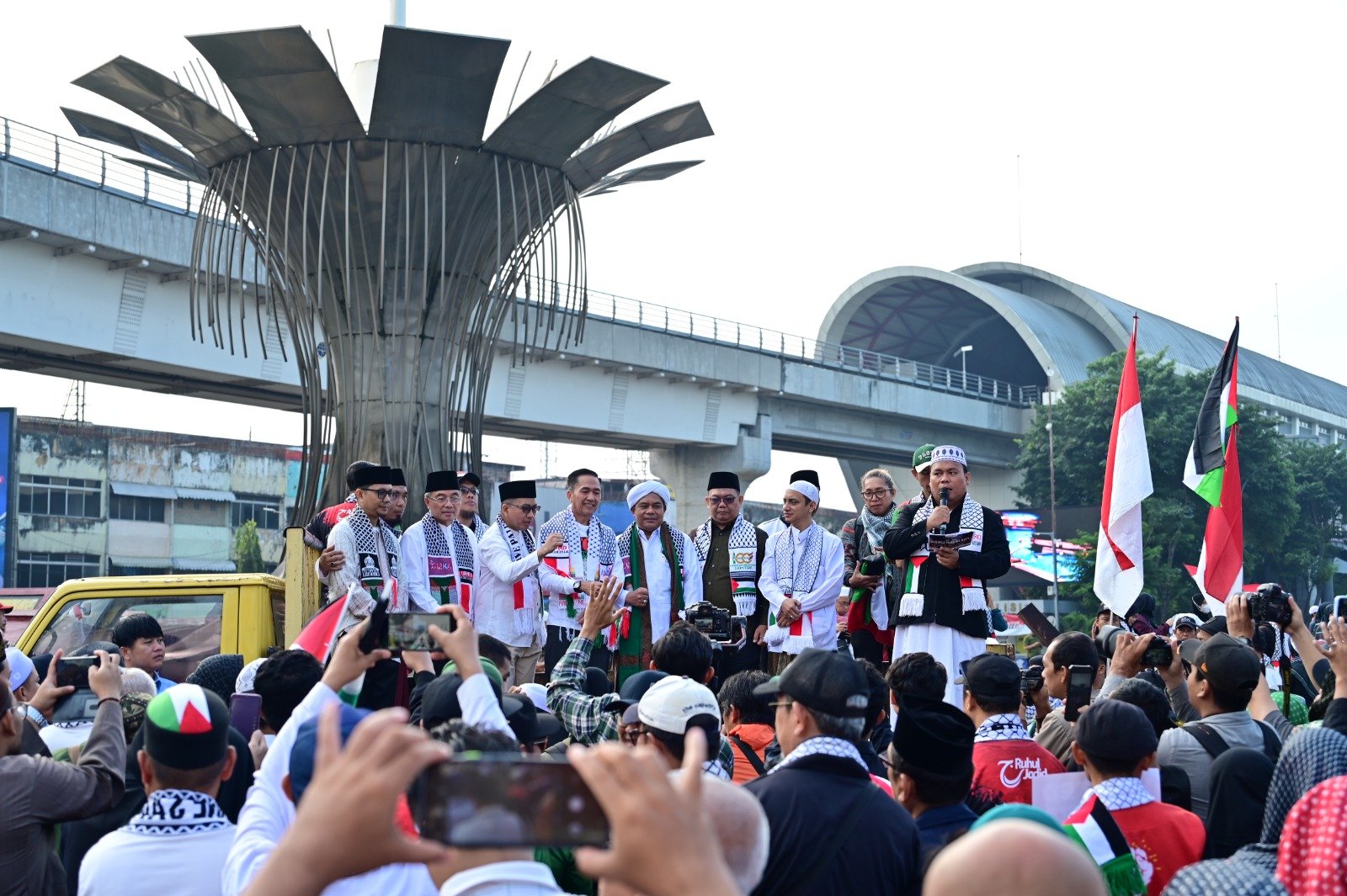 Hadir dalam Kegiatan Long March, Walikota Palembang Serukan Dukungan untuk Kemerdekaan Palestina