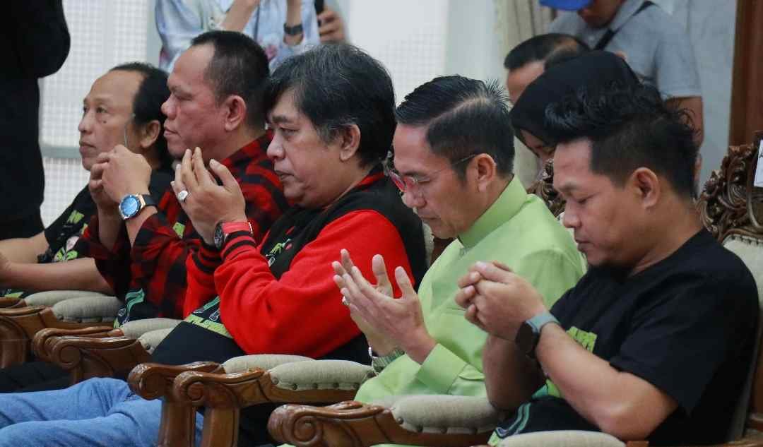 Wali Kota Palembang Ratu Dewa bersama tim cermin