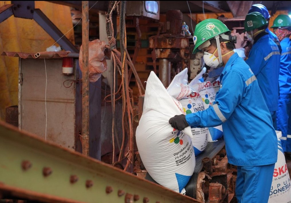 PT Pusri Palembang memastikan stok pupuk bersubsidi untuk seluruh wilayah rayon tanggung jawab Pusri pasca Lebaran Idulfitri 1446 H dalam kondisi aman.-PT Pusri Palembang -