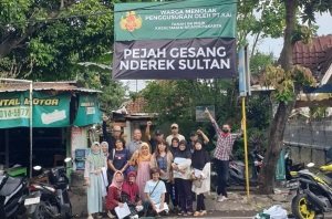 Warga RW 1 Bausasran Yogyakarta saat diabadikan. Warga menolak penggusuran yang dilakukan PT KAI. (Foto : Simon)