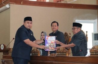 Bupati Muara Enim Terima LKPJ Pansus ke 4 Tahun 2024