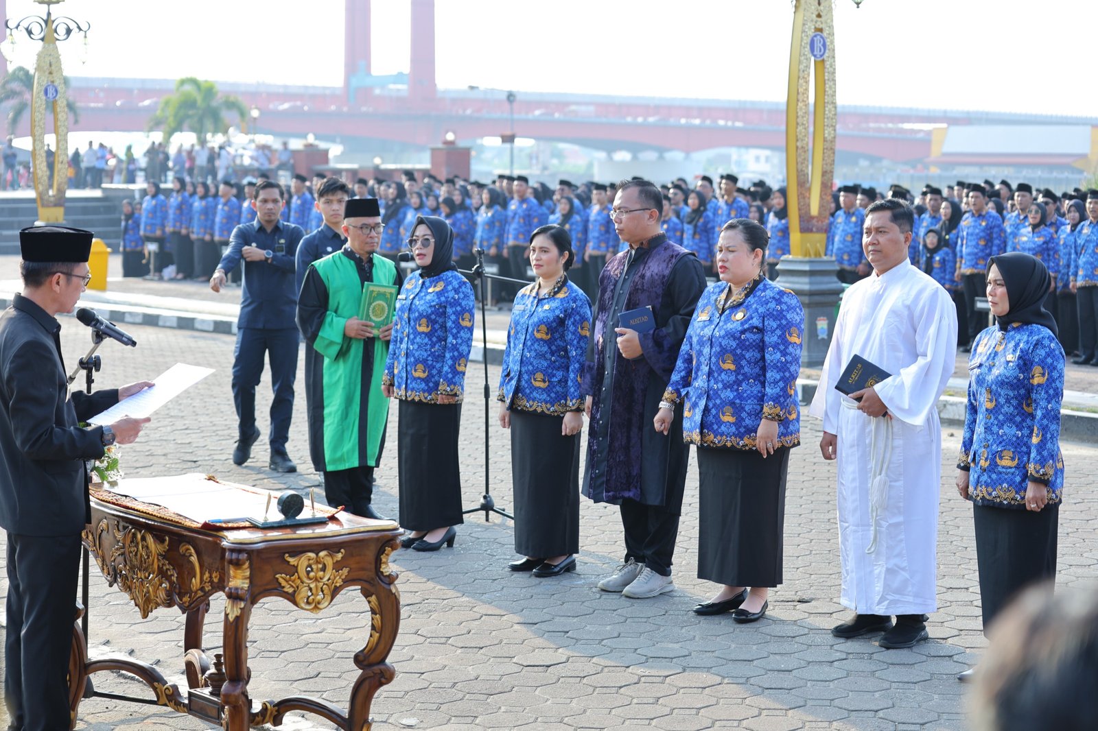 Wali Kota Ratu Dewa melantik 3. 932 Aparatur Sipil Negara ( ASN) di Kota Palembang, Jumat (2/5/2025)