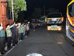 Keberangkatan Calon Jamaah Haji Kloter 20 Asal Sidoarjo Resmi Dilepas