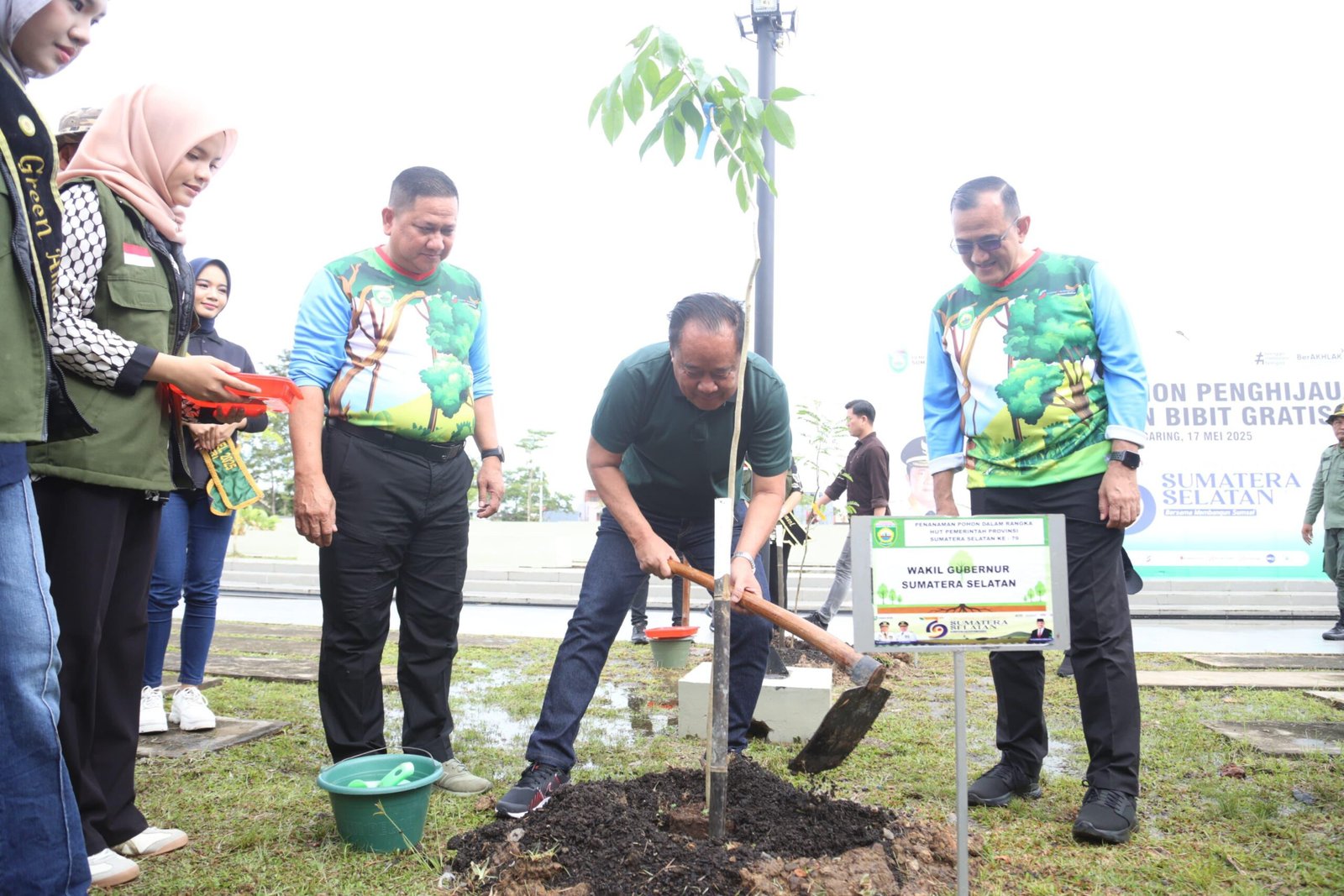 Wagub Cik Ujang Dorong Gerakan Tanam Pohon