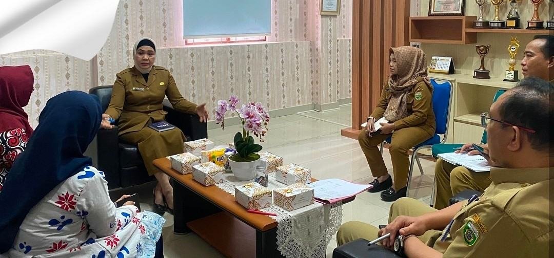 Kepala Dinas Pemberdayaan Perempuan dan Perlindungan Anak (PPPA) Provinsi Sumatera Selatan, Fitriana, S.Sos, M.Si, menerima kunjungan kerja Tim Badan Kependudukan dan Keluarga Berencana Nasional