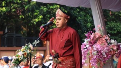 Pakaian Adat Warnai Upacara Hardiknas di Palembang, Sekda Tekankan Pendidikan Berkualitas