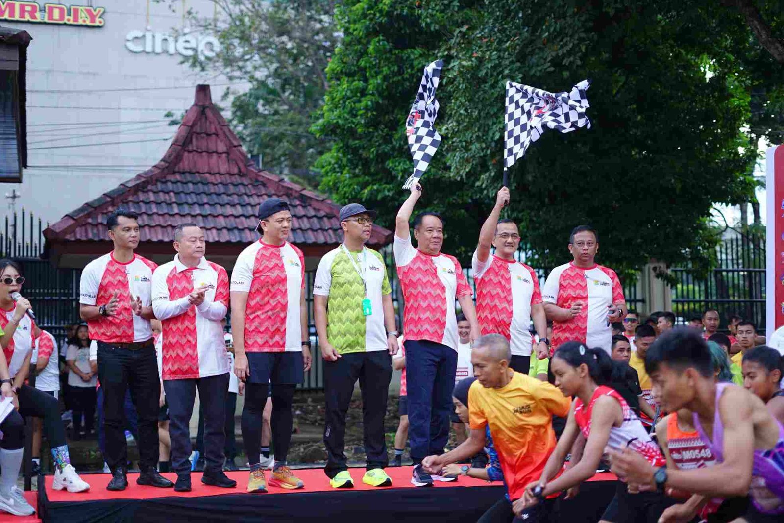 Wakil Gubernur Sumatera Selatan (Sumsel) H Cik Ujang secara resmi melepas Musi Runner 5K di halaman kantor DPRD Sumsel, Minggu (4/5/2025) pagi.