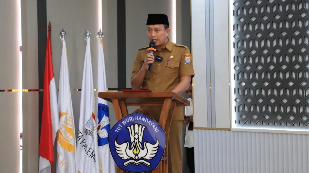 Kepala Dinas Pendidikan Kota Palembang, Adrianus Amri