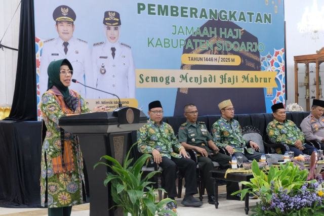 Sekretaris Daerah Kabupaten Sidoarjo, Fenny Apridawati, secara resmi memberangkatkan Calon Jamaah Haji (CJH) Kabupaten Sidoarjo pada Rabu malam, 7 Mei 2025, di Pendopo Delta Wibawa.