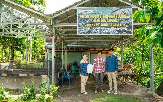 Bukit Asam Mendorong Transformasi Desa Lewat Usaha Budidaya Perikanan