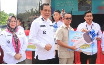 Libatkan Penjahit Lokal, Bupati Luncurkan Program Seragam Gratis SD dan SMP