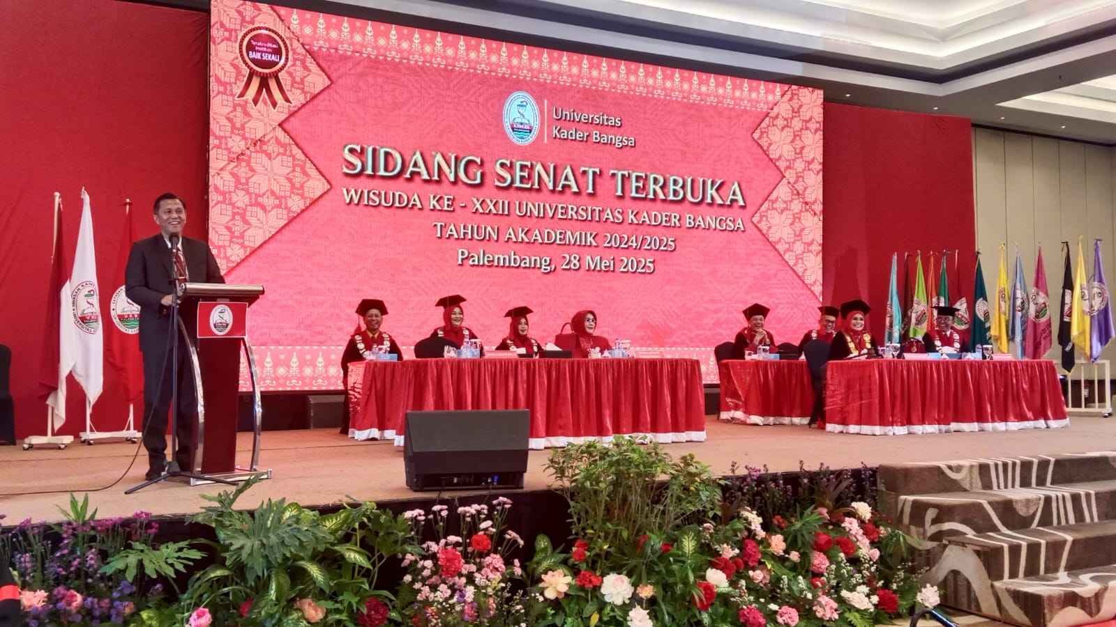 Universitas Kader Bangsa (UKB) menggelar Wisuda ke-XXII, di Hotel Wyndham, OPI Mall Jakabaring, Palembang, pada Rabu (28/5).