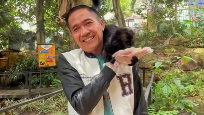 Wali Kota Palembang Ratu Dewa saat mengunjungi Jatim Park, Surabaya, Jawa Timur (Foto: istimewa)