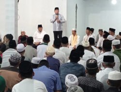 Hadiri Takziah, Bupati Berbagi Berkah Yang Dialaminya saat Bersama KH. Balian