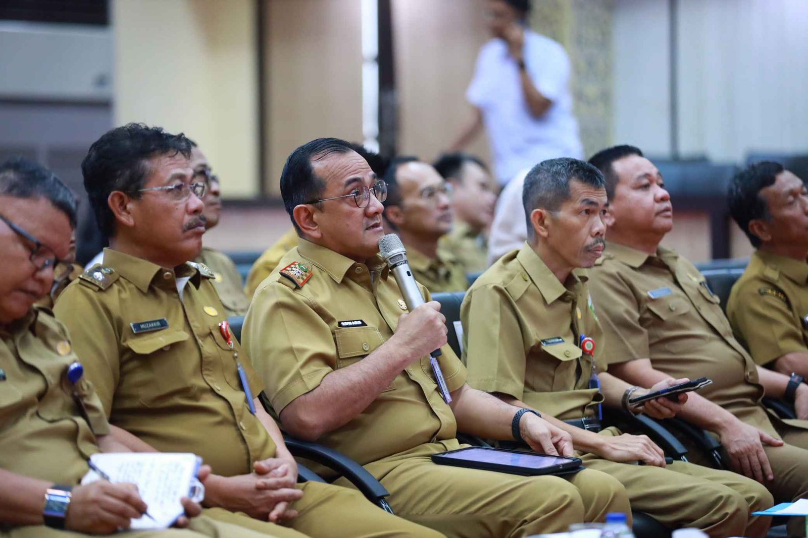 Sekretaris Daerah (Sekda) Provinsi Sumatera Selatan (Sumsel) Edward Candra mengikuti rapat koordinasi