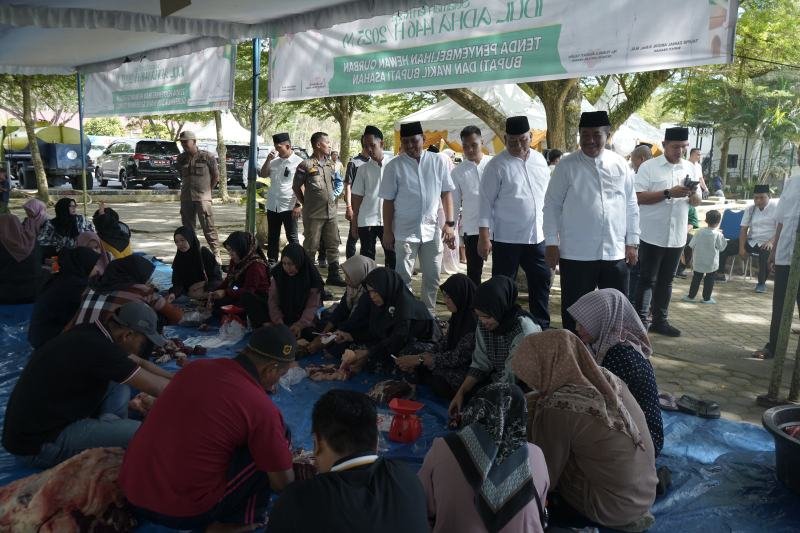 Bupati dan Wabup Pantau Penyembelihan 111 Hewan Kurban