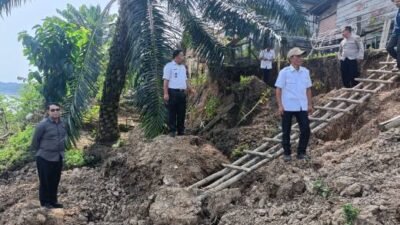 Kelurahan Ngulak langsung turun tangan meninjau kondisi warga terdampak